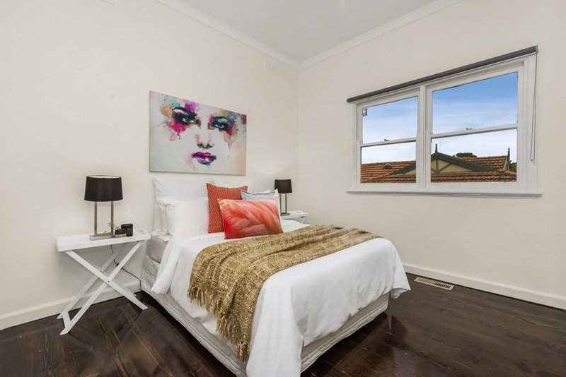 Photo - 1/240 Elgar Road, Box Hill South VIC 3128 - Image 6