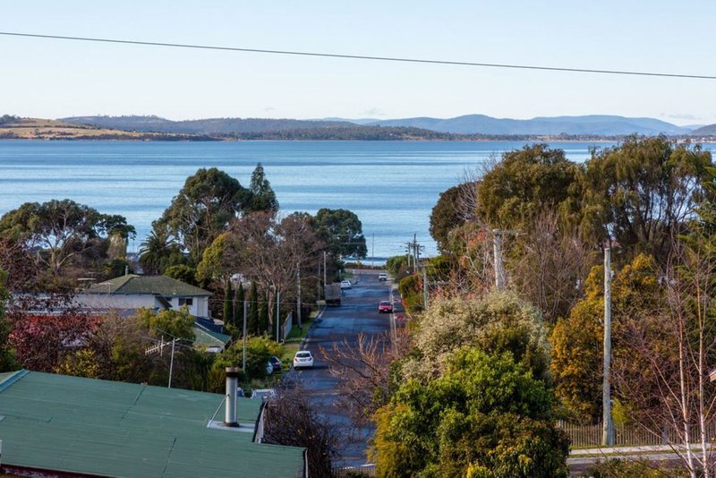 Photo - 1/241A Roslyn Avenue, Blackmans Bay TAS 7052 - Image 20