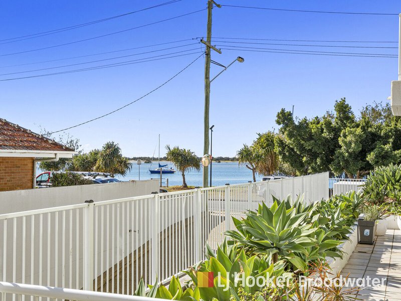 Photo - 1/242-244 Marine Parade, Labrador QLD 4215 - Image 3