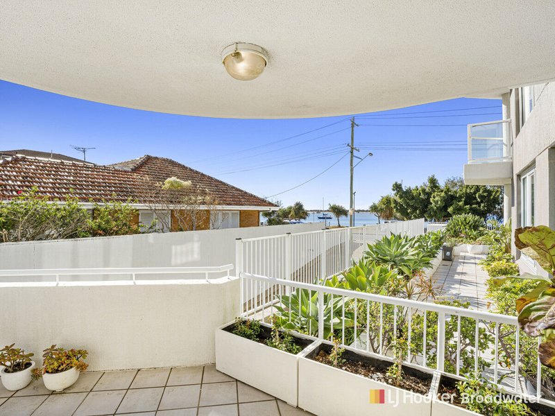 Photo - 1/242-244 Marine Parade, Labrador QLD 4215 - Image 11