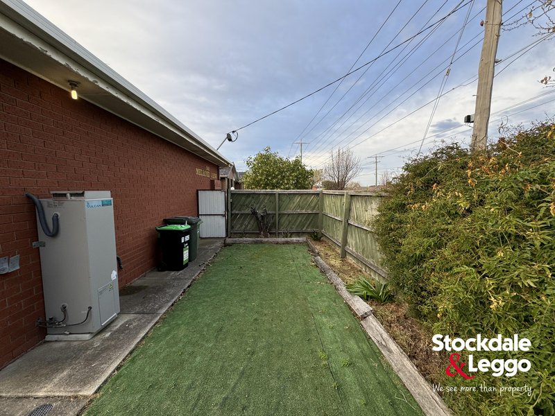 Photo - 1/242 Melrose Drive, Tullamarine VIC 3043 - Image 10