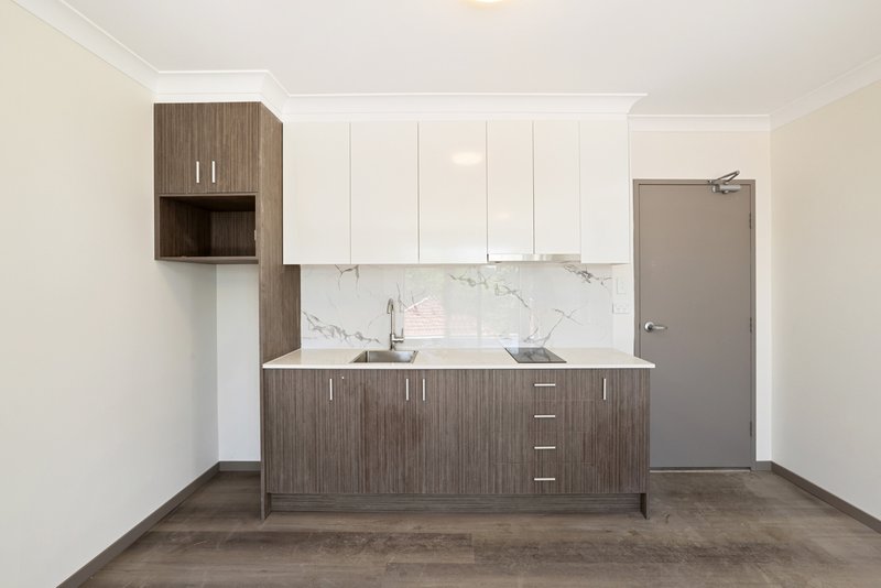 Photo - 1/242 Warringah Road, Beacon Hill NSW 2100 - Image 4