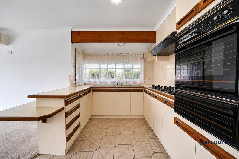 Photo - 1/243 Main Road West , St Albans VIC 3021 - Image 3