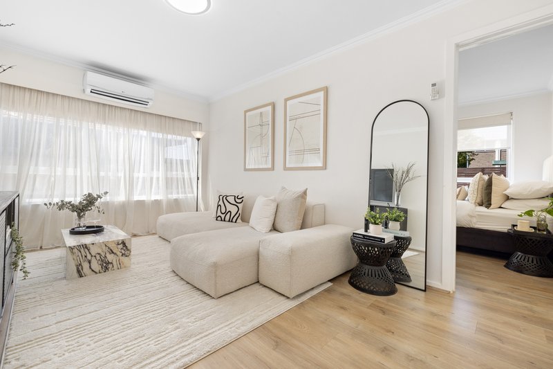 Photo - 1/243 Murrumbeena Road, Murrumbeena VIC 3163 - Image 3