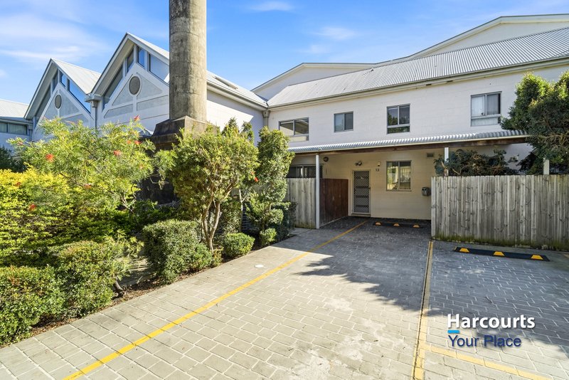 Photo - 12/44 Barossa Drive, Minchinbury NSW 2770 - Image 2