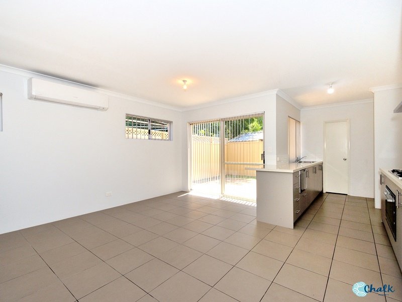 Photo - 124C Parkin Street, Rockingham WA 6168 - Image 7