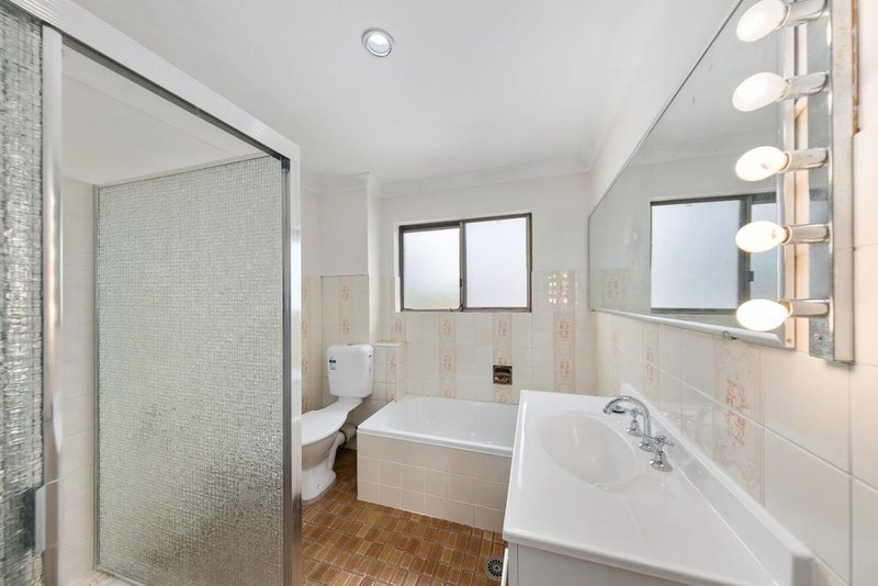 Photo - 12/5-13 Dellwood Street, Bankstown NSW 2200 - Image 4