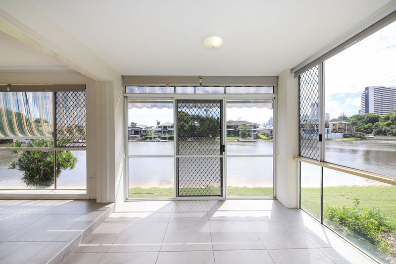 Photo - 1/25-27 Hooker Boulevard, Broadbeach Waters QLD 4218 - Image