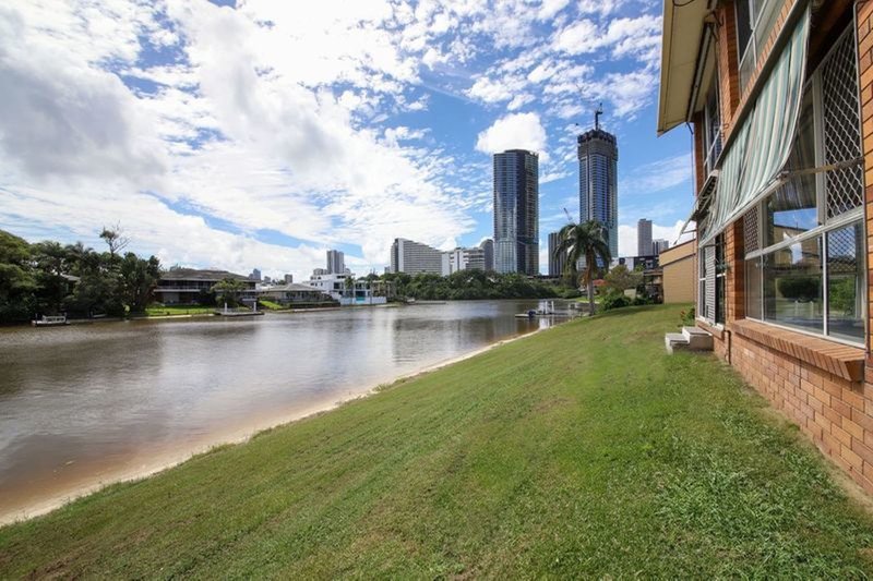 Photo - 1/25-27 Hooker Boulevard, Broadbeach Waters QLD 4218 - Image 2