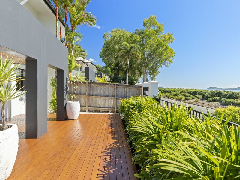 Photo - 12/5-7 Arlington Esplanade, Clifton Beach QLD 4879 - Image 1