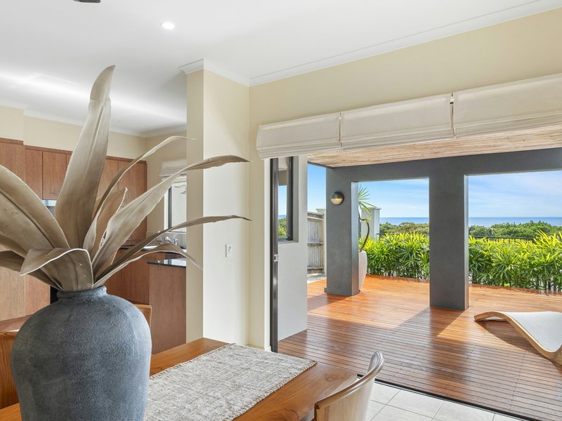 Photo - 12/5-7 Arlington Esplanade, Clifton Beach QLD 4879 - Image 4