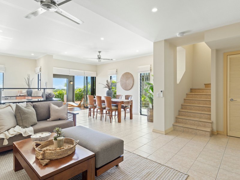 Photo - 12/5-7 Arlington Esplanade, Clifton Beach QLD 4879 - Image 9