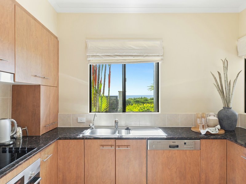 Photo - 12/5-7 Arlington Esplanade, Clifton Beach QLD 4879 - Image 19