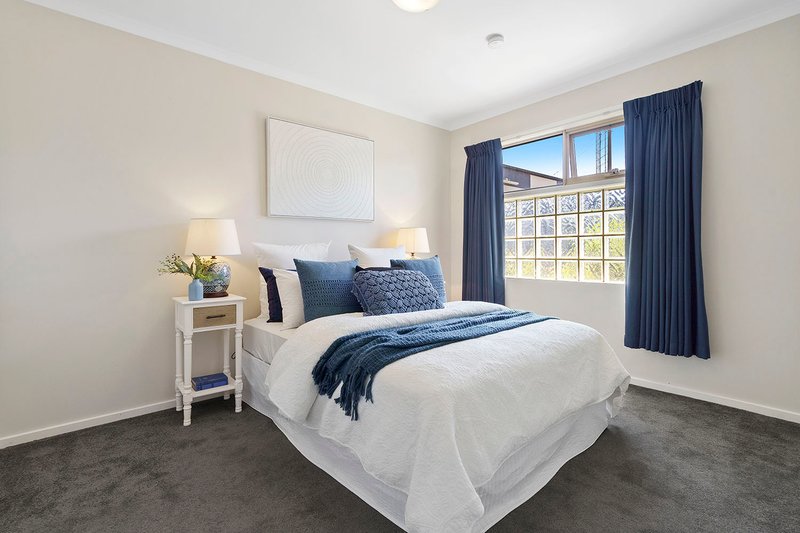 Photo - 12/5-7 Hall Street, Cheltenham VIC 3192 - Image 10