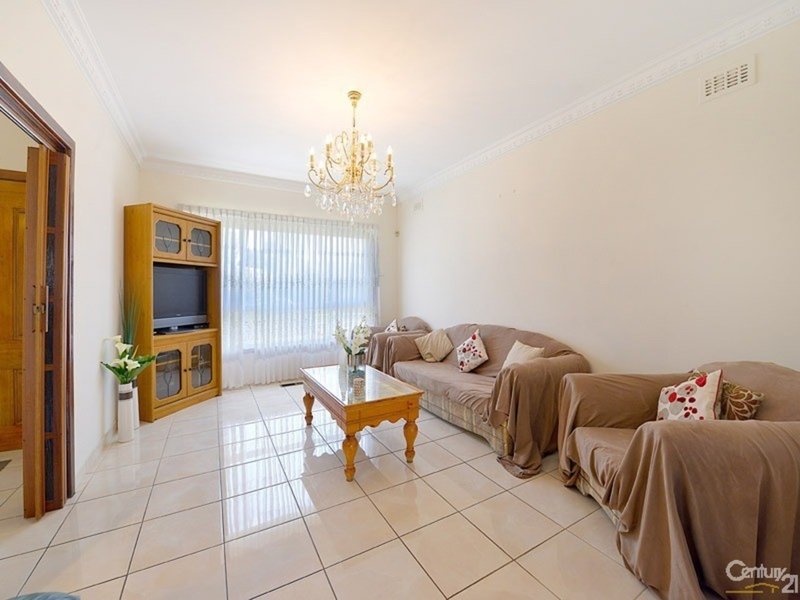 Photo - 1/25 Aonach Street, Clayton South VIC 3169 - Image 3