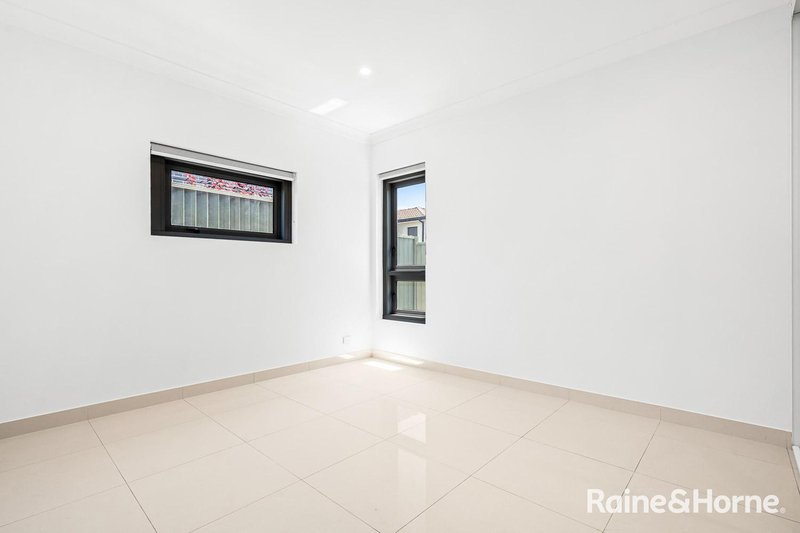 Photo - 1/25 Basil Road, Bexley NSW 2207 - Image 3