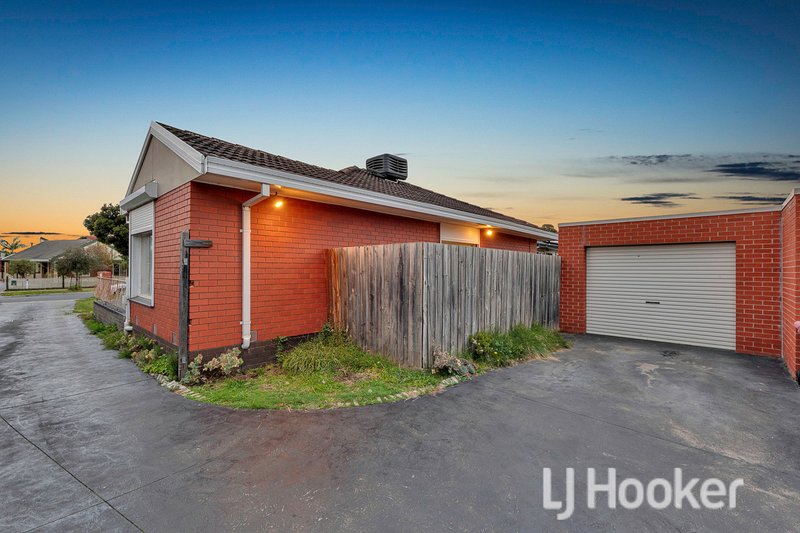 Photo - 1/25 Bride Avenue, Hampton Park VIC 3976 - Image 2