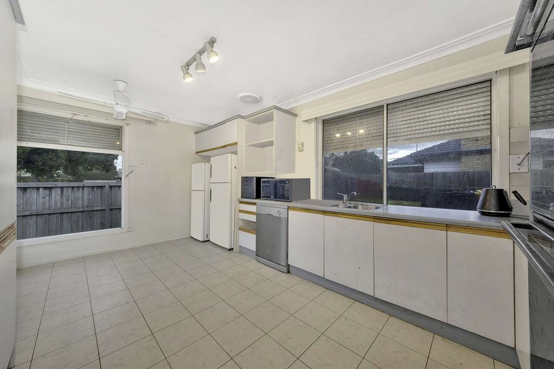 Photo - 1/25 Bride Avenue, Hampton Park VIC 3976 - Image 9