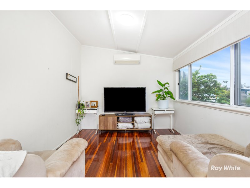 Photo - 125 Cambridge Street, The Range QLD 4700 - Image 7