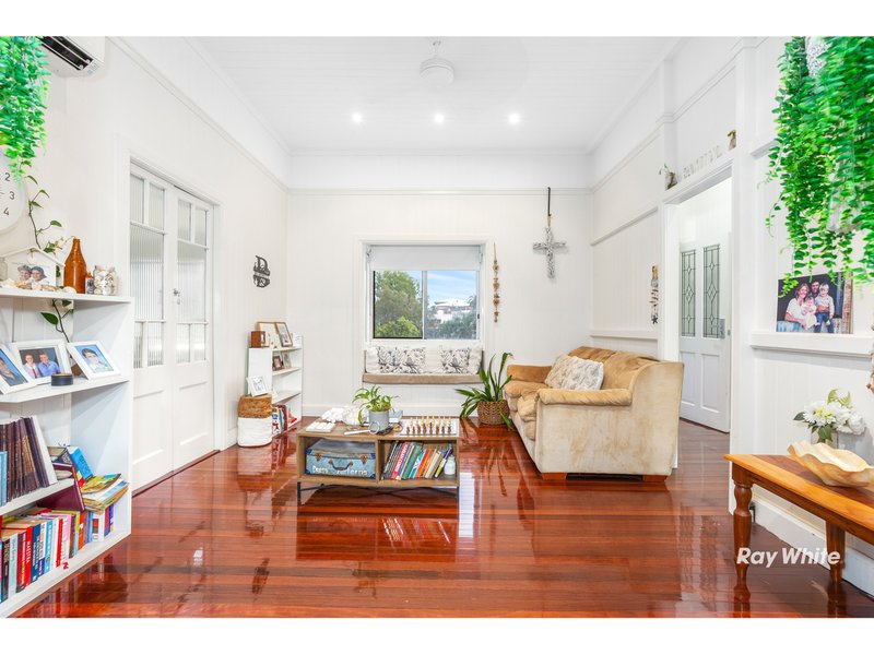 Photo - 125 Cambridge Street, The Range QLD 4700 - Image 8