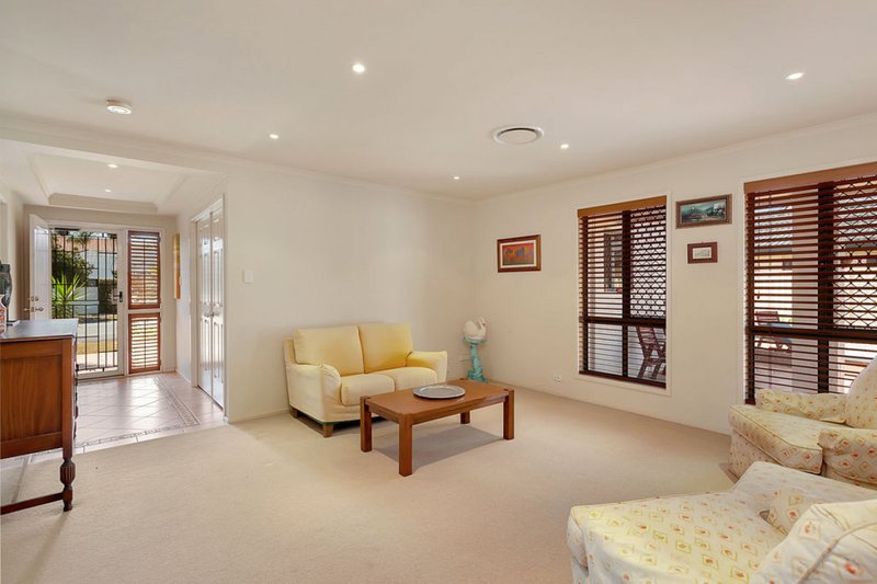 Photo - 125 Dunlin Drive, Burleigh Waters QLD 4220 - Image 8