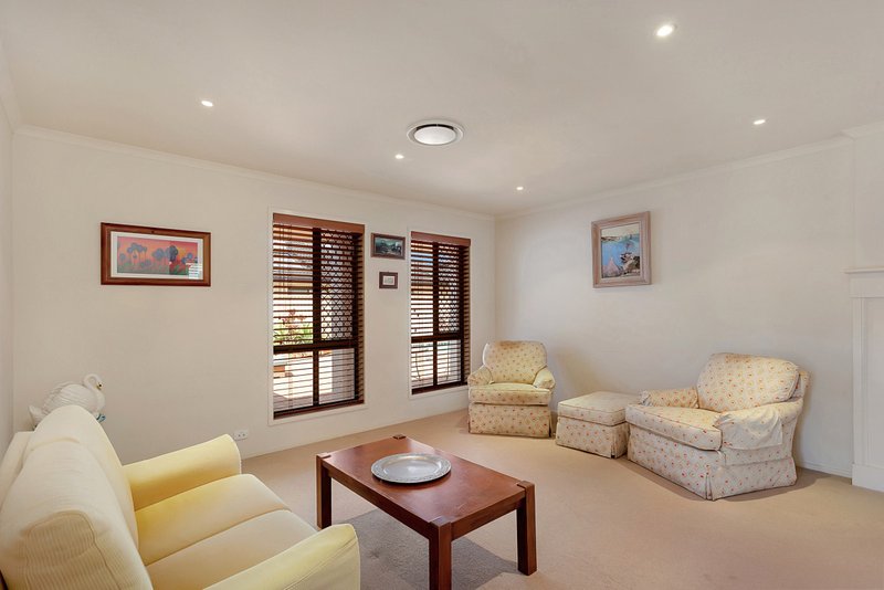 Photo - 125 Dunlin Drive, Burleigh Waters QLD 4220 - Image 9