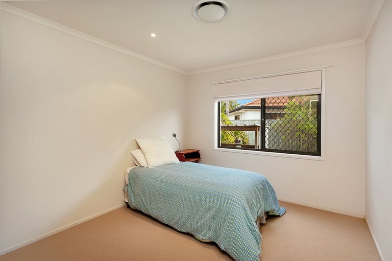 Photo - 125 Dunlin Drive, Burleigh Waters QLD 4220 - Image 13