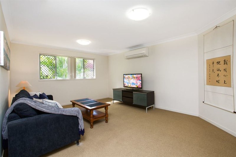 Photo - 125 Englefield Road, Oxley QLD 4075 - Image 6