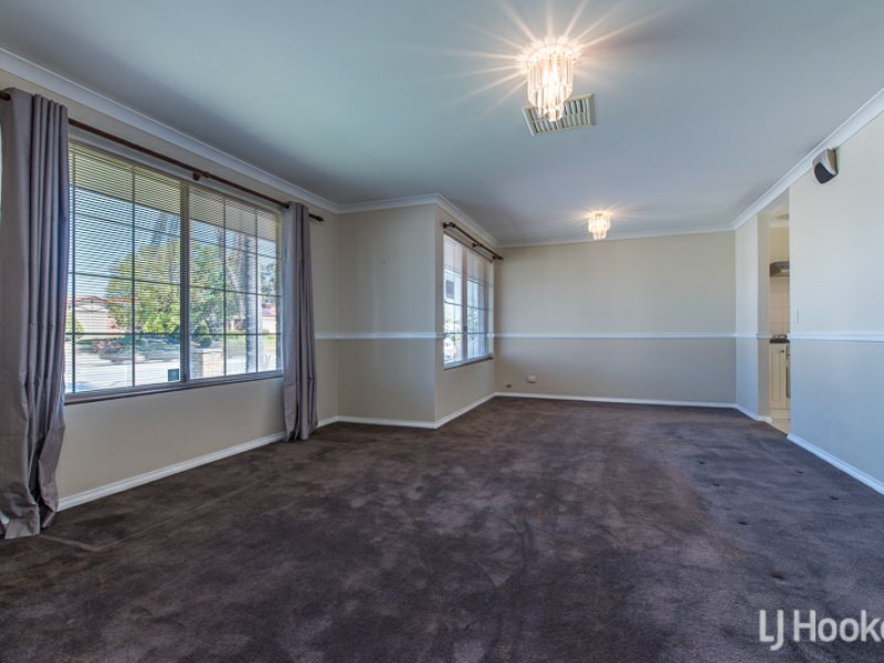 Photo - 125 Forest Lakes Drive, Thornlie WA 6108 - Image 7