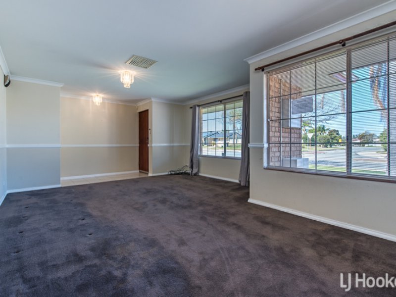 Photo - 125 Forest Lakes Drive, Thornlie WA 6108 - Image 8