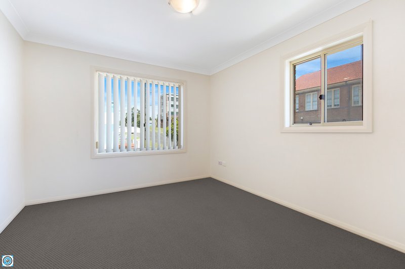 Photo - 1/25 Gladstone Avenue, Wollongong NSW 2500 - Image 5