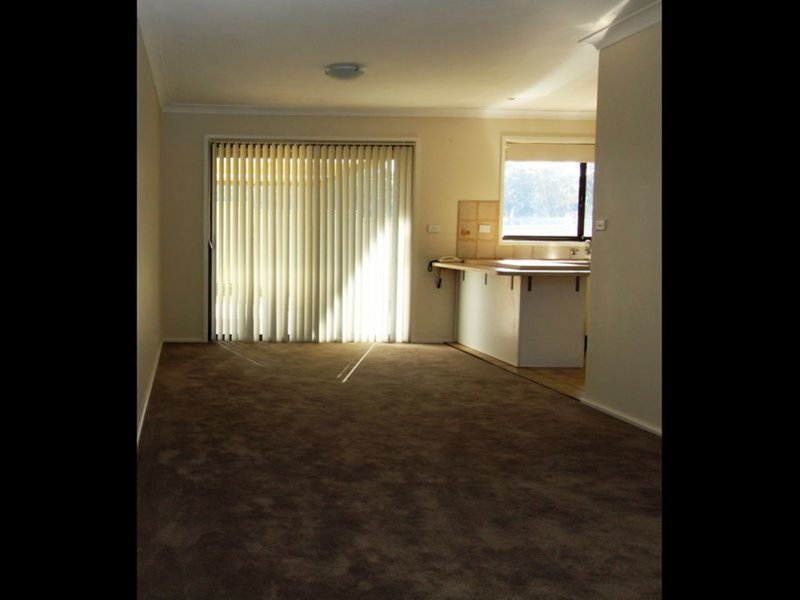 Photo - 1/25 Goodenough Street, Glenfield NSW 2167 - Image 4