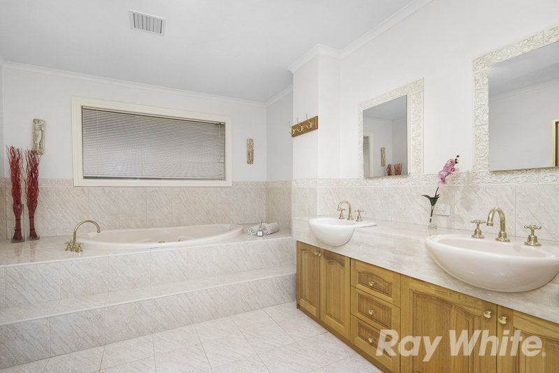 Photo - 125 Grandview Road, Wheelers Hill VIC 3150 - Image 7