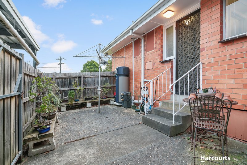 Photo - 1/25 Grenfell Road, Mount Waverley VIC 3149 - Image 9