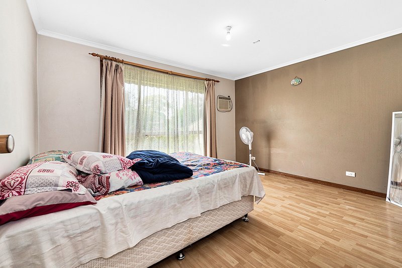 Photo - 125 Hallam Road, Hampton Park VIC 3976 - Image 3