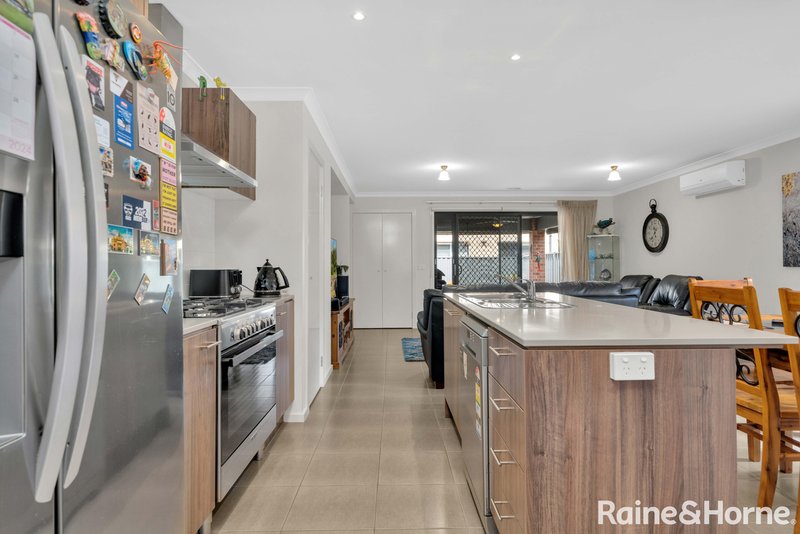 Photo - 125 Hummingbird Blvd , Tarneit VIC 3029 - Image 6