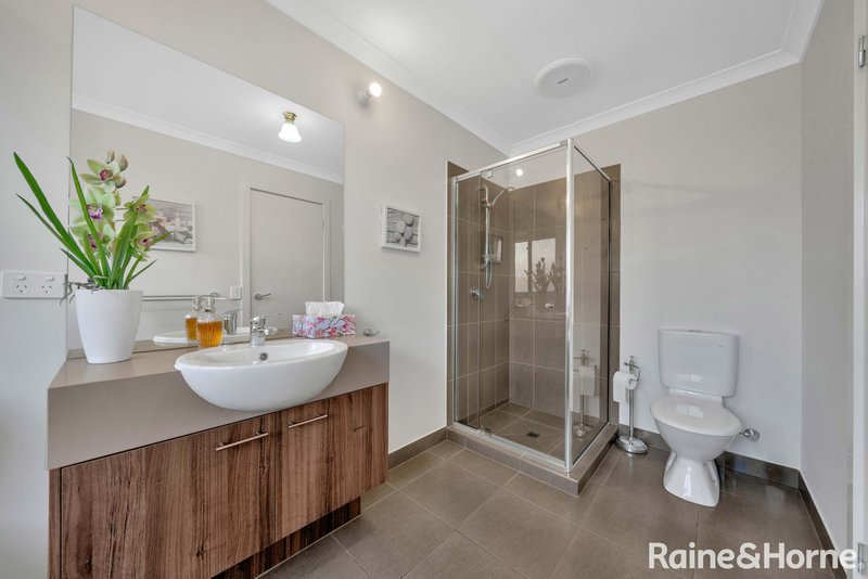 Photo - 125 Hummingbird Blvd , Tarneit VIC 3029 - Image 14