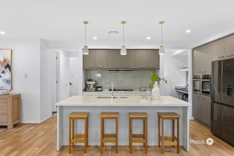 Photo - 125 Kingfisher Drive, Upper Kedron QLD 4055 - Image 4