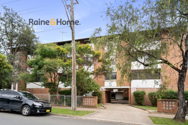 Photo - 12/5 Lachlan Street, Warwick Farm NSW 2170 - Image 3