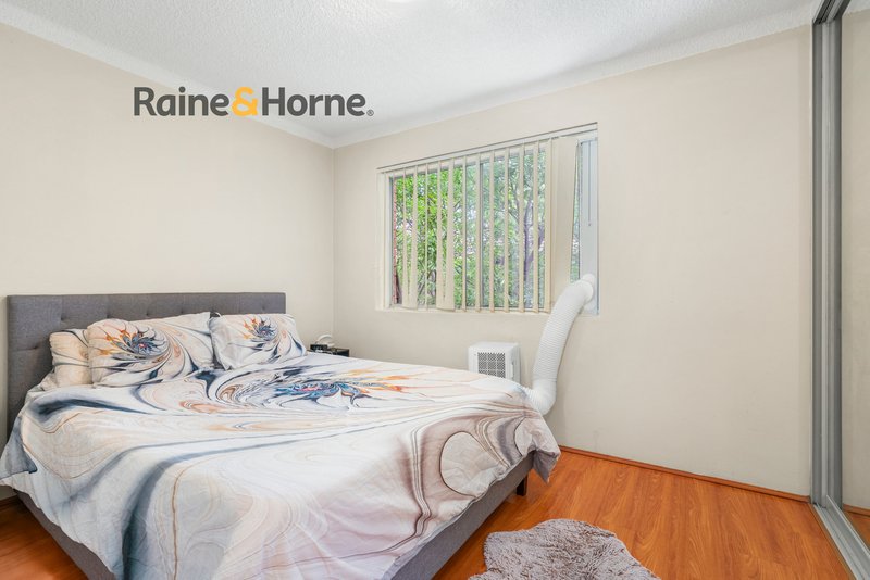 Photo - 12/5 Lachlan Street, Warwick Farm NSW 2170 - Image 4