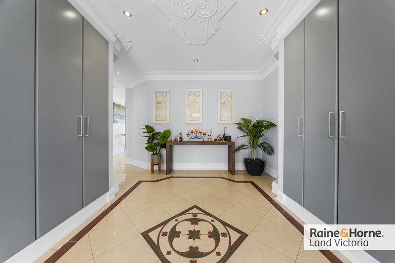 Photo - 125 Loemans Road, Bulla VIC 3428 - Image 5
