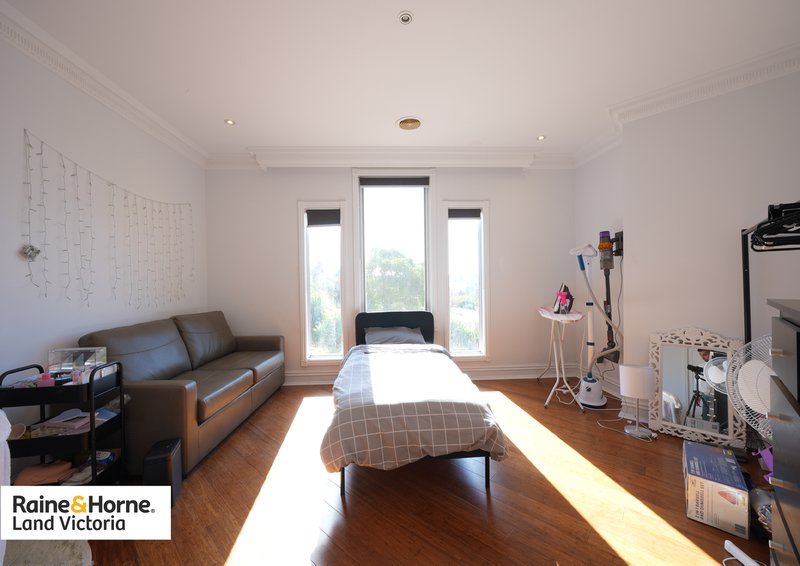 Photo - 125 Loemans Road, Bulla VIC 3428 - Image 11