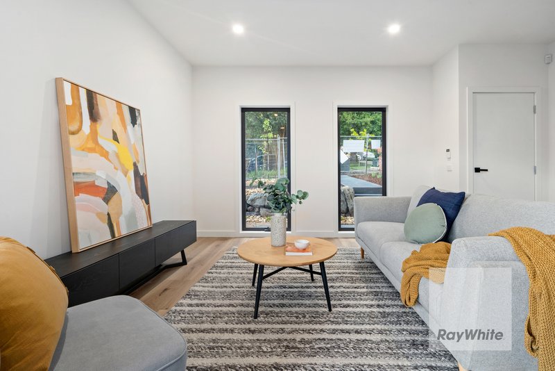 Photo - 1/25 Neilsen Crescent, Bundoora VIC 3083 - Image 2