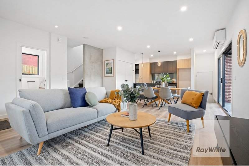 Photo - 1/25 Neilsen Crescent, Bundoora VIC 3083 - Image 3