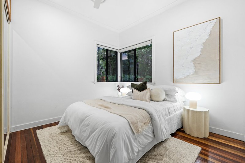 Photo - 125 Ninth Avenue, St Lucia QLD 4067 - Image 15