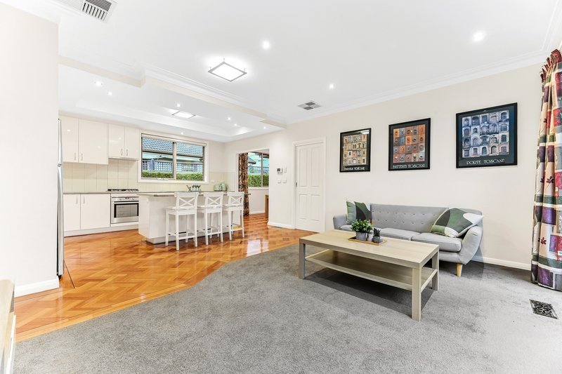 Photo - 1/25 Rob Roy Street, Glen Waverley VIC 3150 - Image 2