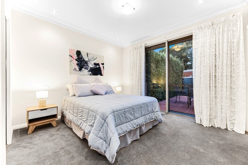 Photo - 1/25 Rob Roy Street, Glen Waverley VIC 3150 - Image 8