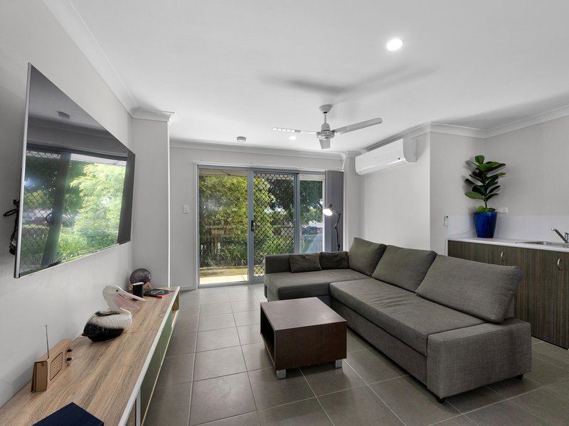 Photo - 1/25 Saint Andrews Drive, Leichhardt QLD 4305 - Image 6