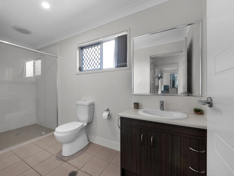 Photo - 1/25 Saint Andrews Drive, Leichhardt QLD 4305 - Image 12