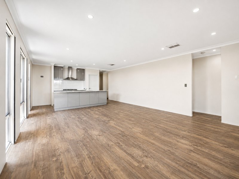 Photo - 125 Sapphire Chase, Wellard WA 6170 - Image 7